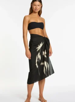 ELORA SARONG