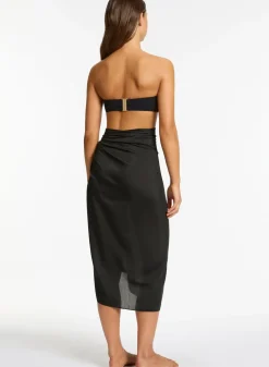 ELORA SARONG
